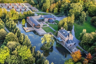 Een idyllische natuurlijke waterpartij als kader voor evenementen