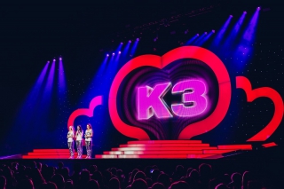 K3 afscheidstour kiest voor Chauvet Professional STRIKE 4