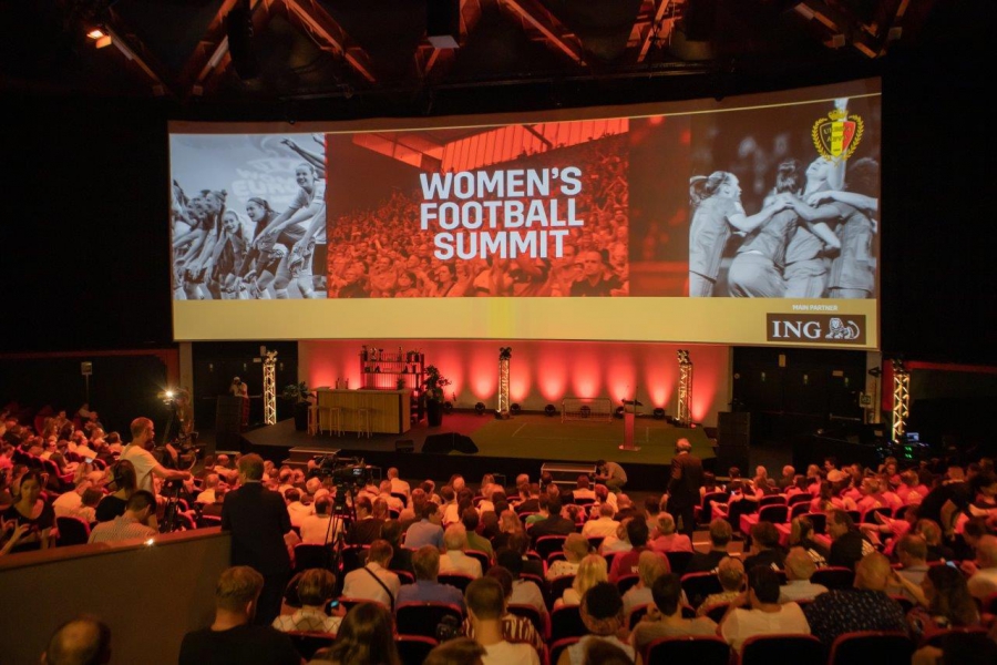 All female-Sylvesterteam scoort met Women’s Football Summit