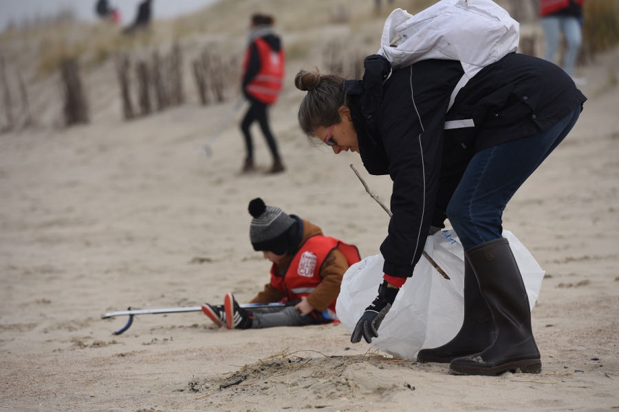 Eneco Clean Beach Cup 2018 : 3748 bénévoles collectent 5,5 tonnes de déchets sur la plage