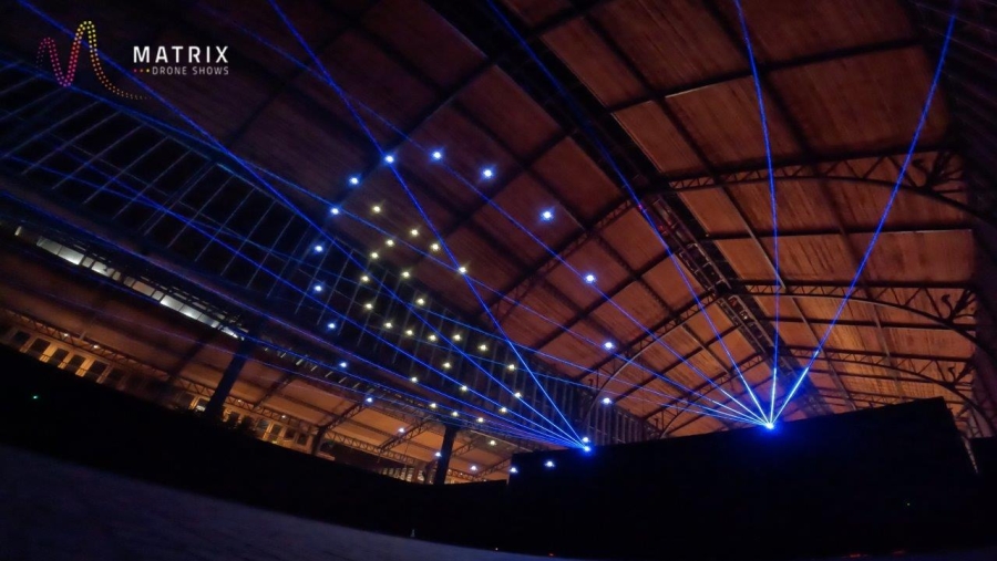 Unique en Belgique : Matrix Droneshows propose des spectacles de drones en intérieur