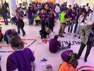Ecco La Luna laat 300 deelnemers bouwen samen aan één groots domino-parcours