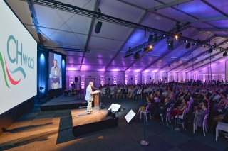 Succesvolle renovatiebouw polikliniek CHwapi feestelijk ingehuldigd in Neptunus tent