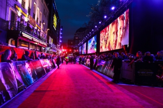 Les Rogues dominent le tapis rouge lors de la première de Star Wars à Londres