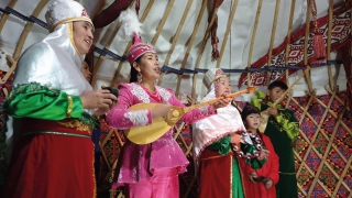 Proef de moderne nomadische cultuur in de regio Almaty
