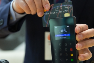Vier van de tien zakenreizigers gebruikt zakelijke creditcard voor persoonlijke uitgaven