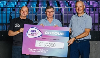 Fietsactie “Bike for Live2020” brengt 50 000 euro op