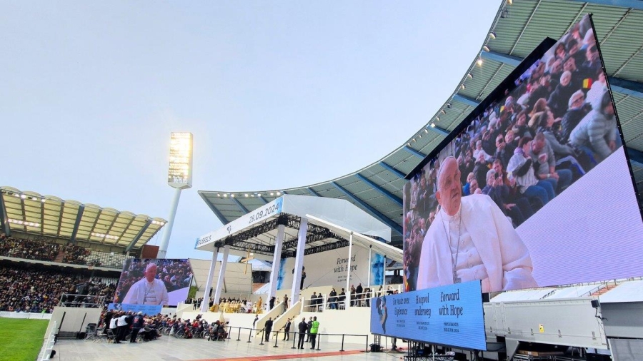 HD Ledshine fournit les écrans LED pour la messe du pape