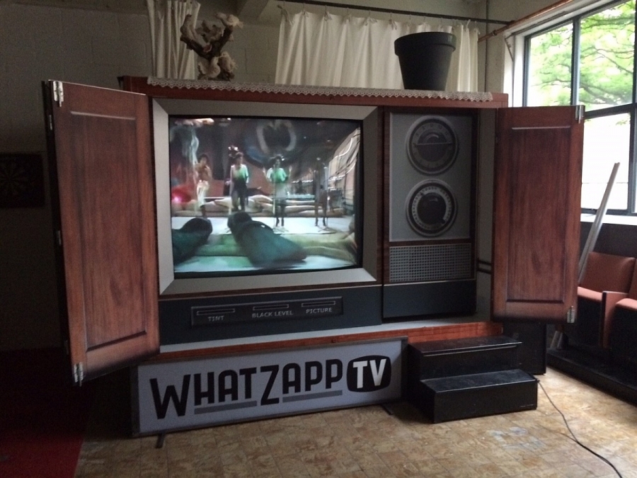 Nouveau chez ATOMIK artists: WhatZapp TV!