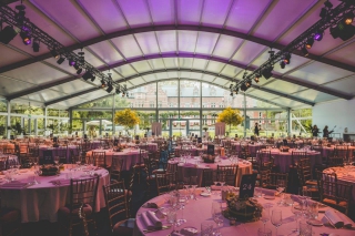 Kasteel Calesberg decor voor galadiner in tijdelijk paviljoen Neptunus